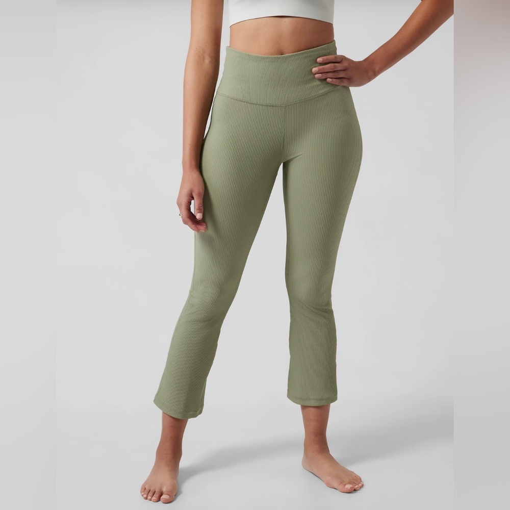 NWOT ATHLETA Elation Rib Crop Flare‎ green size XL